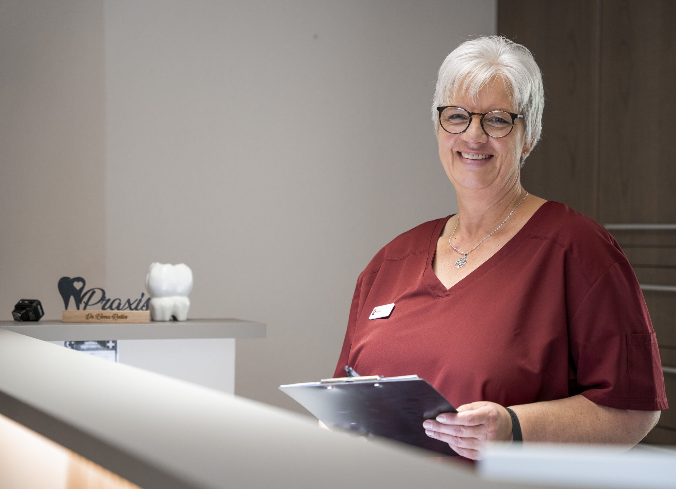 Zahnmedizin im Stiftland Dr. Elena Reiter – Kontakt